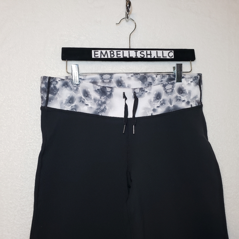 LULULEMON ATHLETICA ~ Wide Leg - Picture 3 of 6